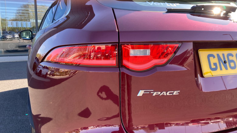 Jaguar F-Pace 2.0d Portfolio 5dr Auto AWD Diesel Estate